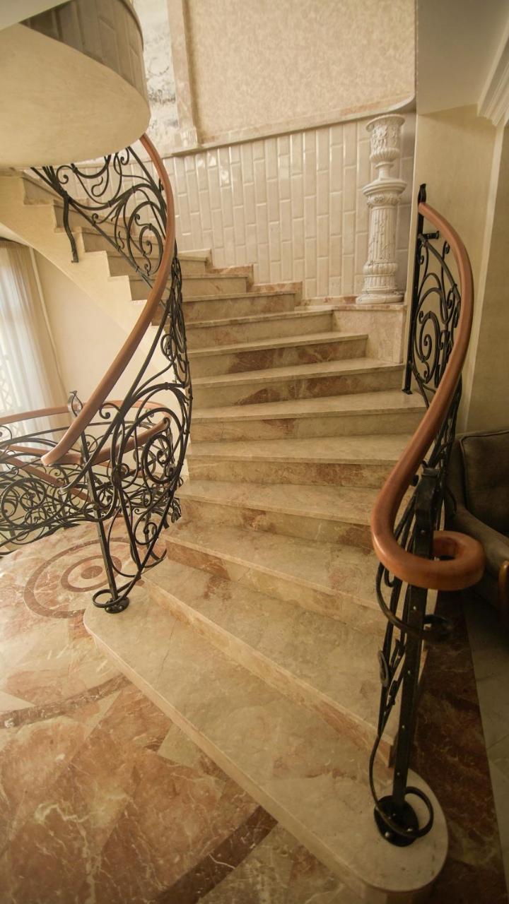 Hotel Juralius Tbilisi Buitenkant foto