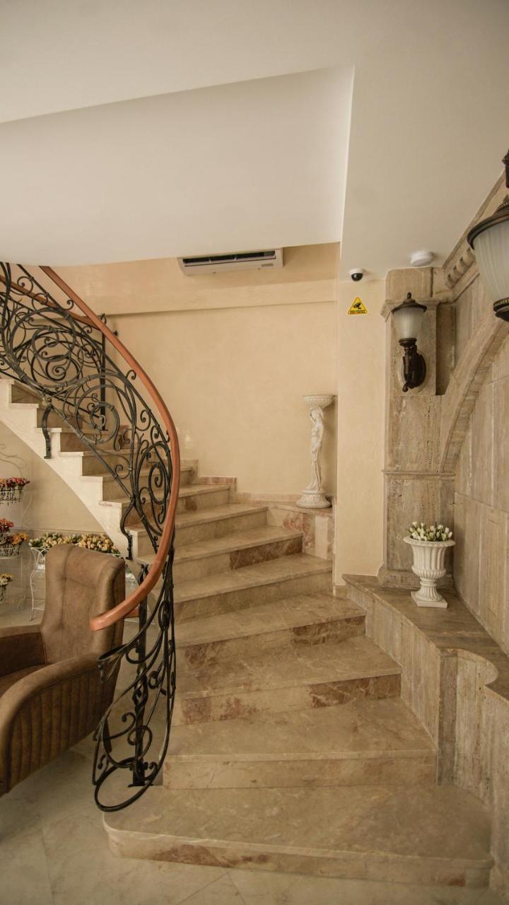 Hotel Juralius Tbilisi Buitenkant foto