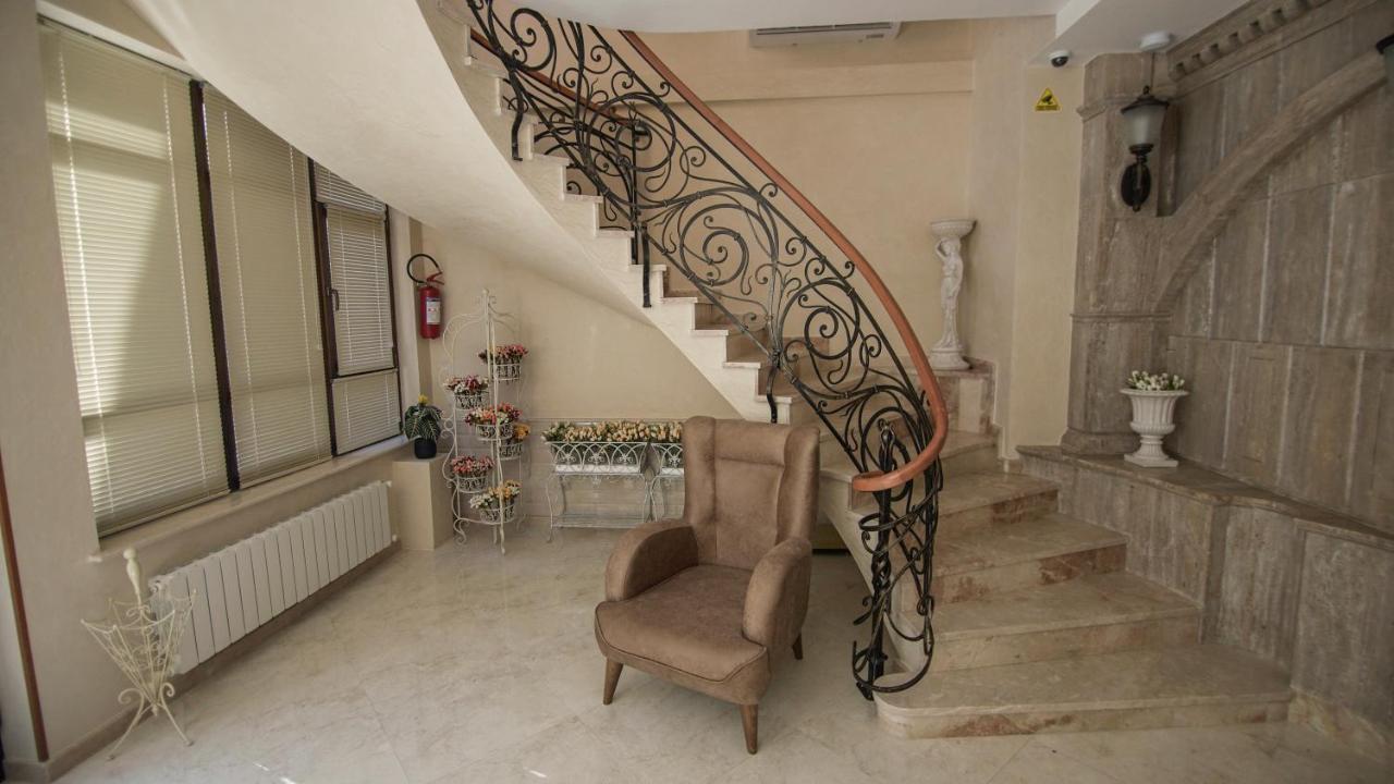 Hotel Juralius Tbilisi Buitenkant foto